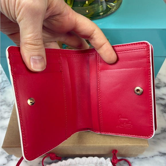 Christian Louboutin Shun Sudo Button Flower Blossoms Compact Wallet RARE NWT - Picture 9 of 13